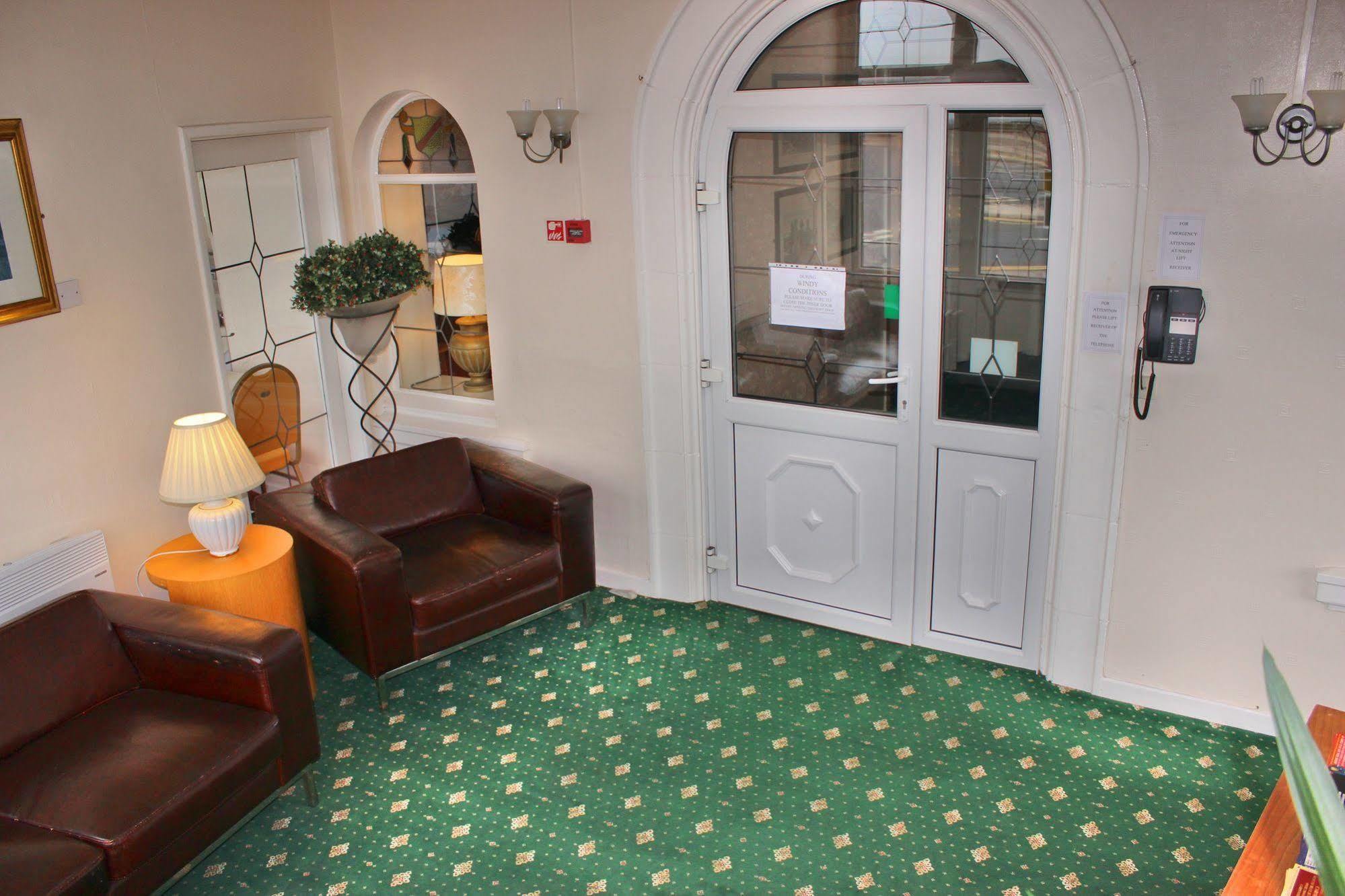 The Colwyn Hotel - Near Pleasure Beach Μπλάκπουλ Εξωτερικό φωτογραφία